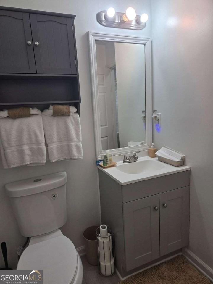 7073 Allison Ct - Photo 6 of 13