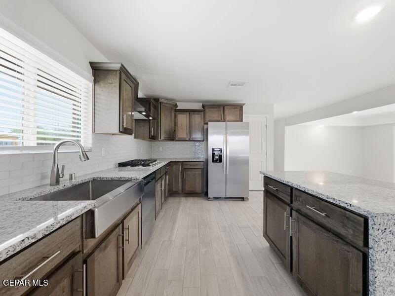 565 Gallagher St - Photo 7 of 34