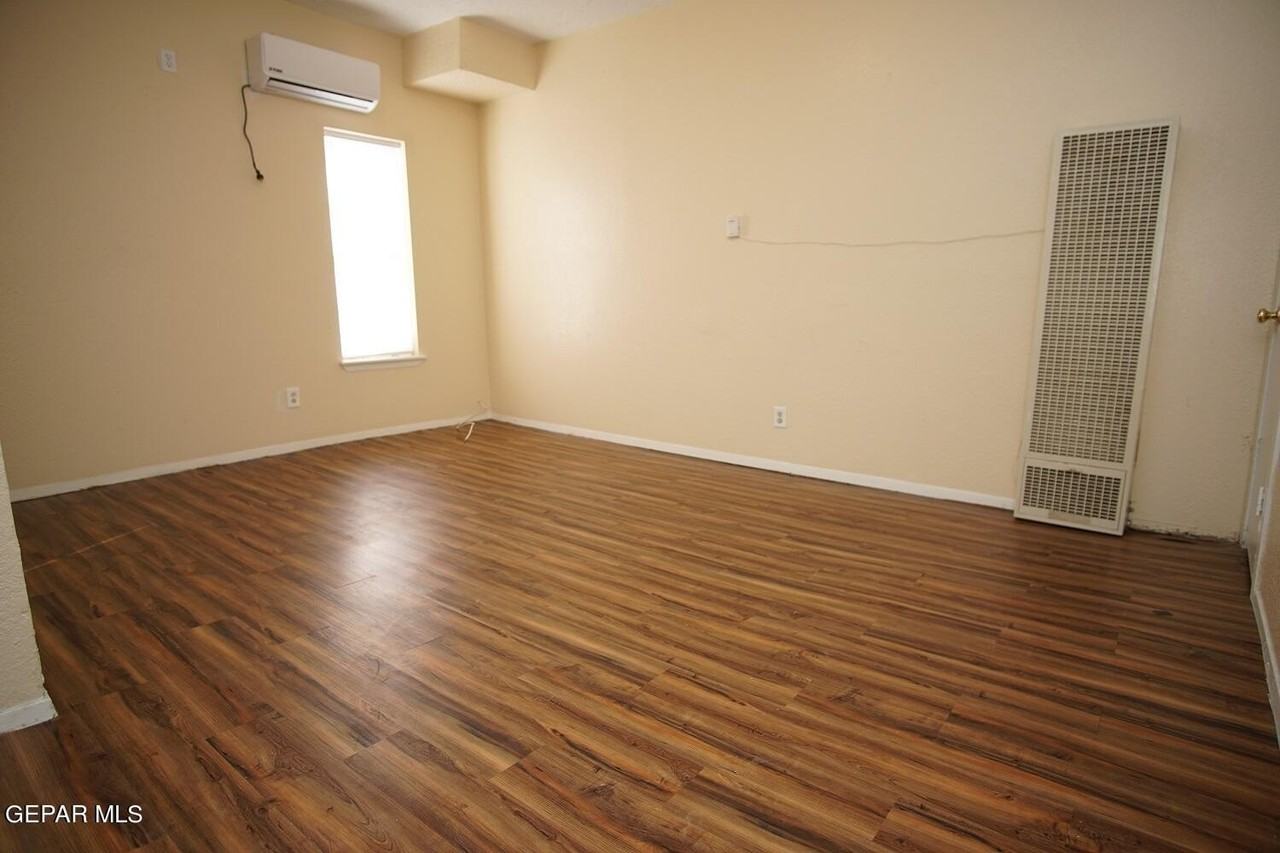 3403 Pershing Dr #3 - Photo 3 of 11