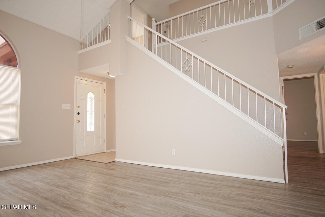 5917 Chippendale Ave - Photo 4 of 28