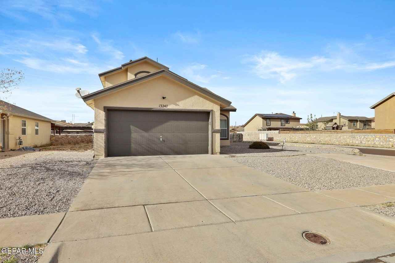 13247 New Britton Dr - Photo 2 of 38