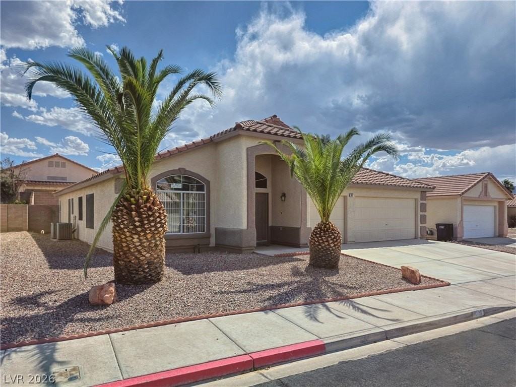 1037 Blue Lantern Dr - Photo 3 of 43