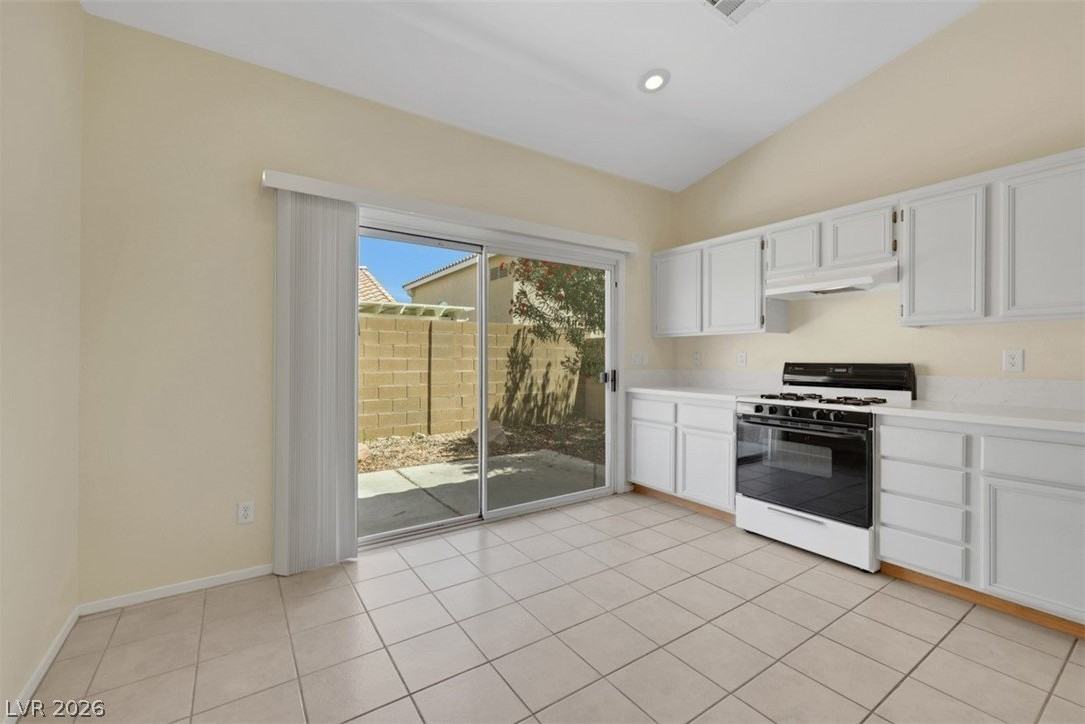 10356 Rocky Waters Ave - Photo 6 of 19