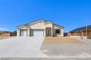 featured image of 6380 Waterford St