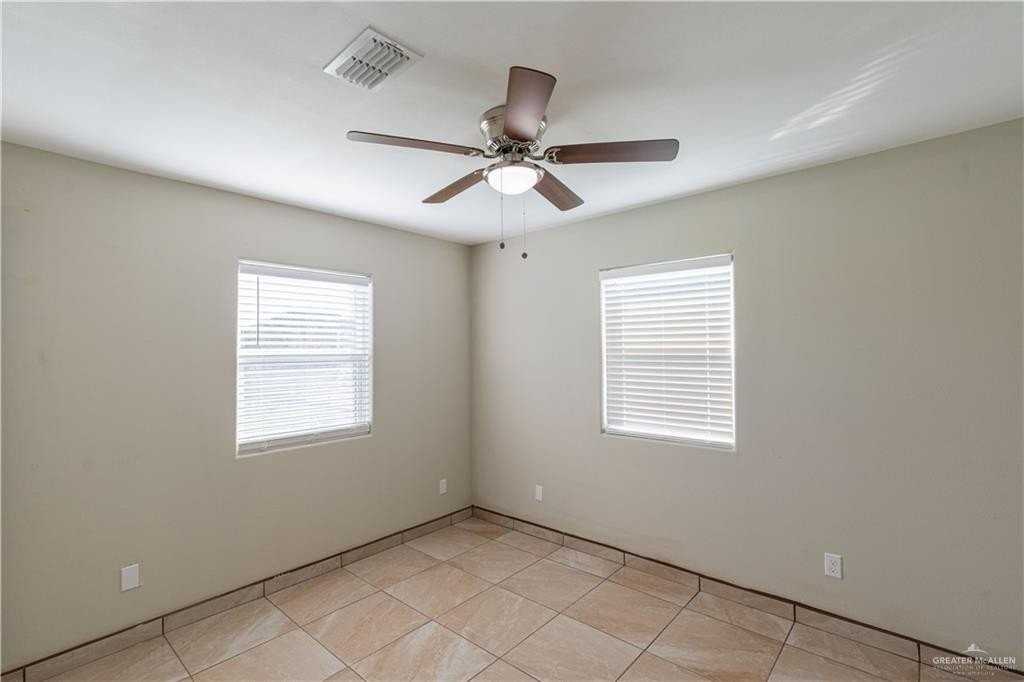 6612 S Olivarez St - Photo 7 of 20