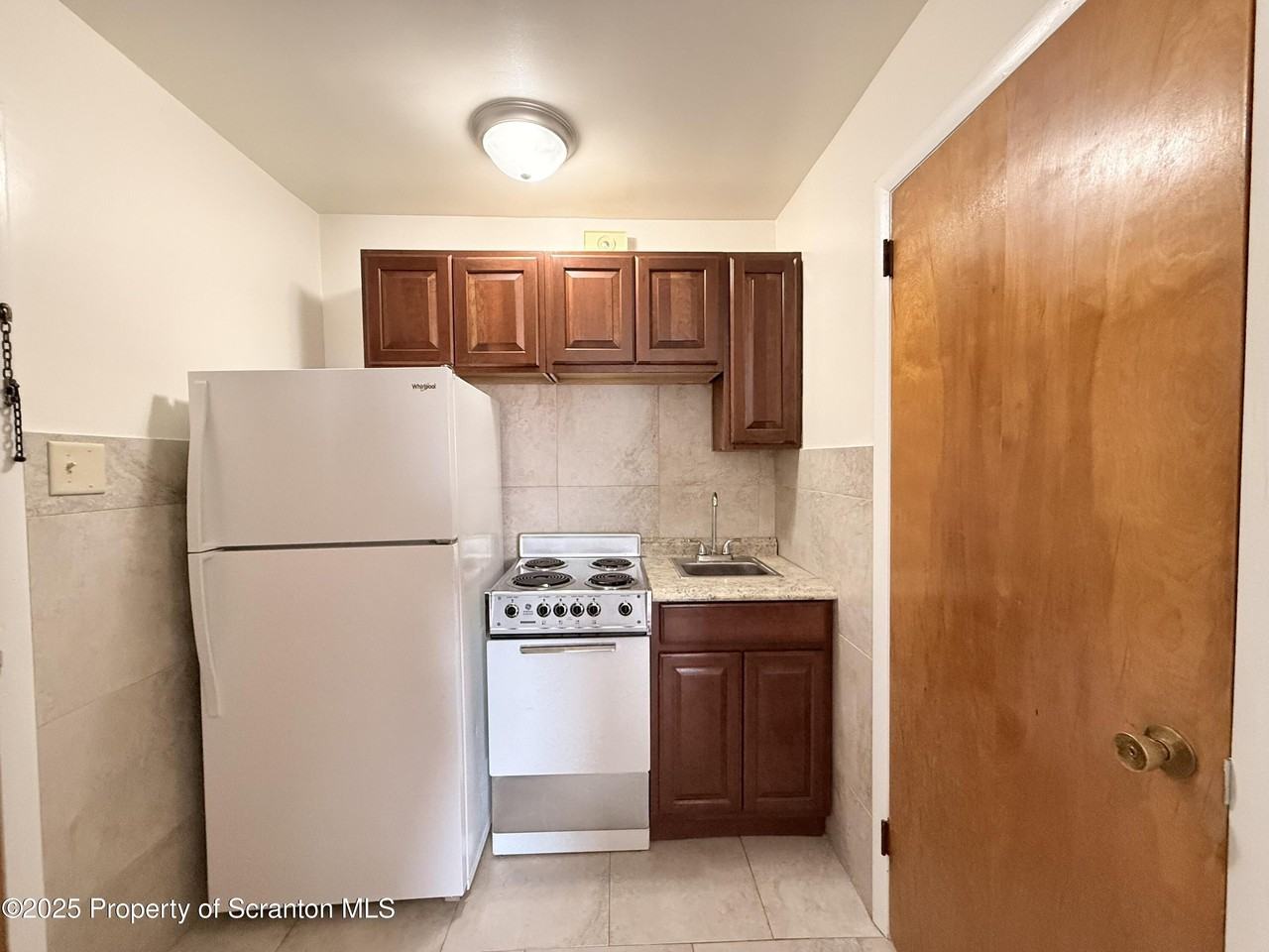 629 Clay Ave #2C - Photo 2 of 7