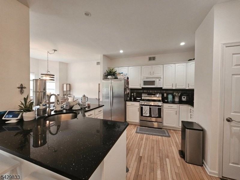62 Congressional Blvd - Photo 6 of 23