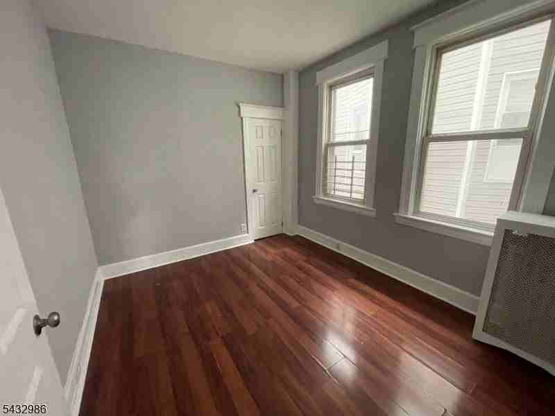8 Treacy Ave - Photo 4 of 7