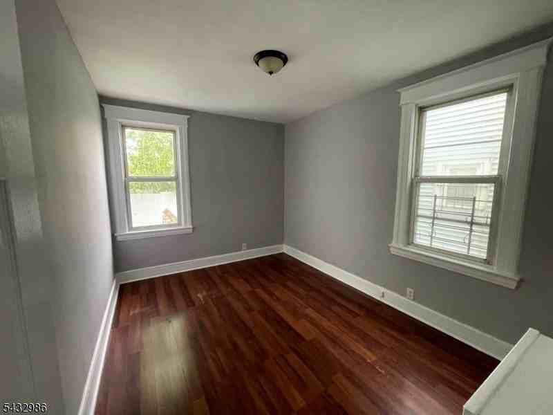 8 Treacy Ave - Photo 5 of 7