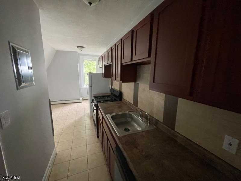 8 Treacy Ave - Photo 4 of 5