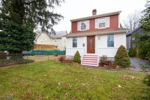 featured image of 4 Oakcroft Ave