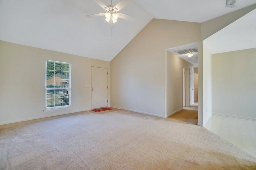1390 Coalition Cir - Photo 4 of 20