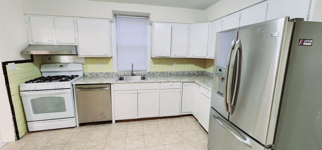 190 South St #1 - Photo 4 of 9