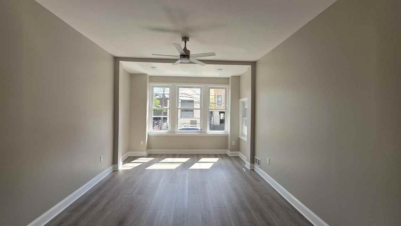 218 Dwight St #1
