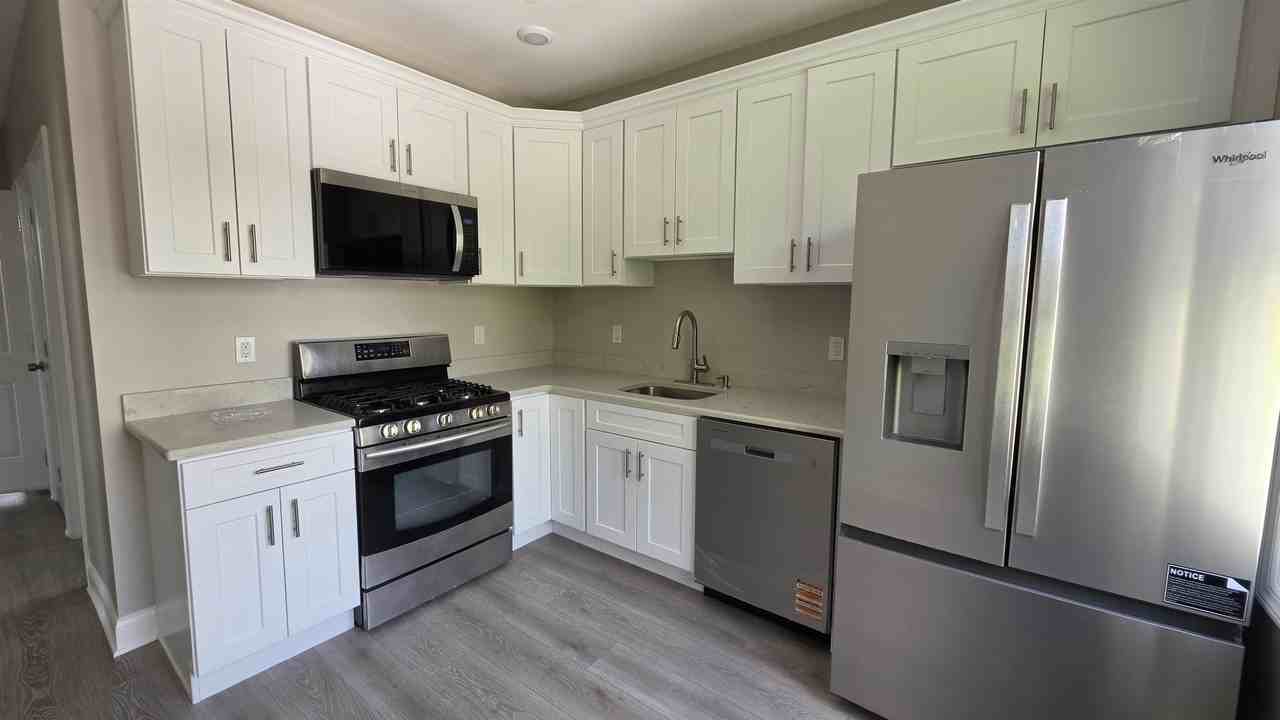 218 Dwight St #2