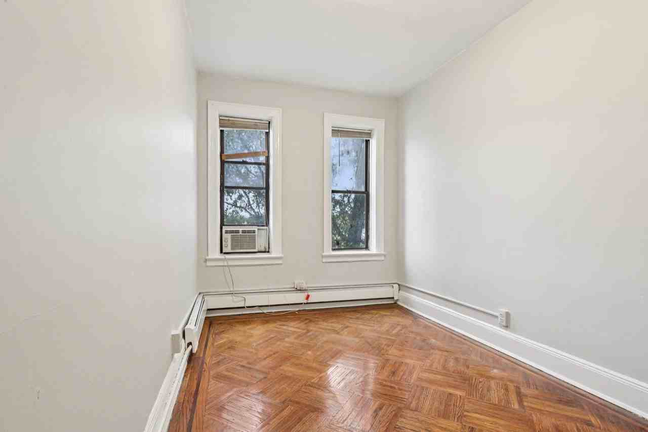 262 Clendenny Ave #6 - Photo 6 of 20