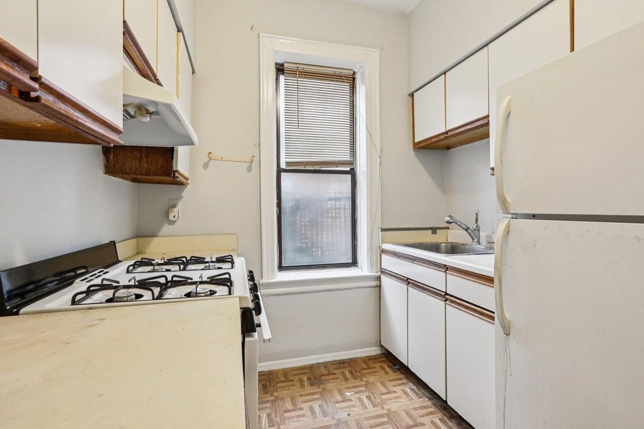262 Clendenny Ave #6 - Photo 7 of 20