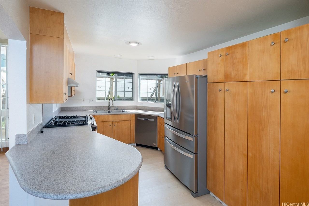 3533 Hinahina St #MAIN - Photo 4 of 25