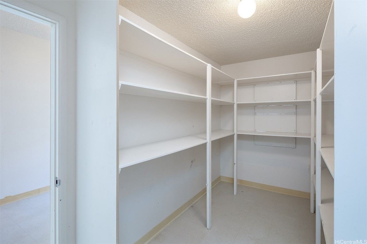 3533 Hinahina St #MAIN - Photo 7 of 25