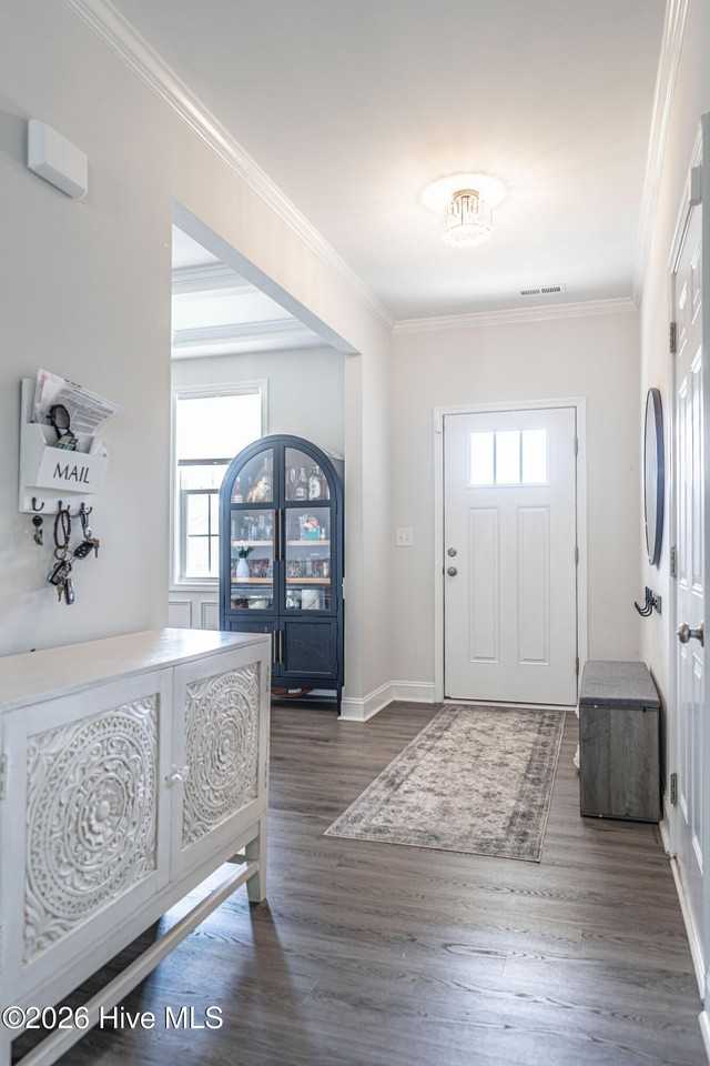 104 Sierra Dr - Photo 4 of 35