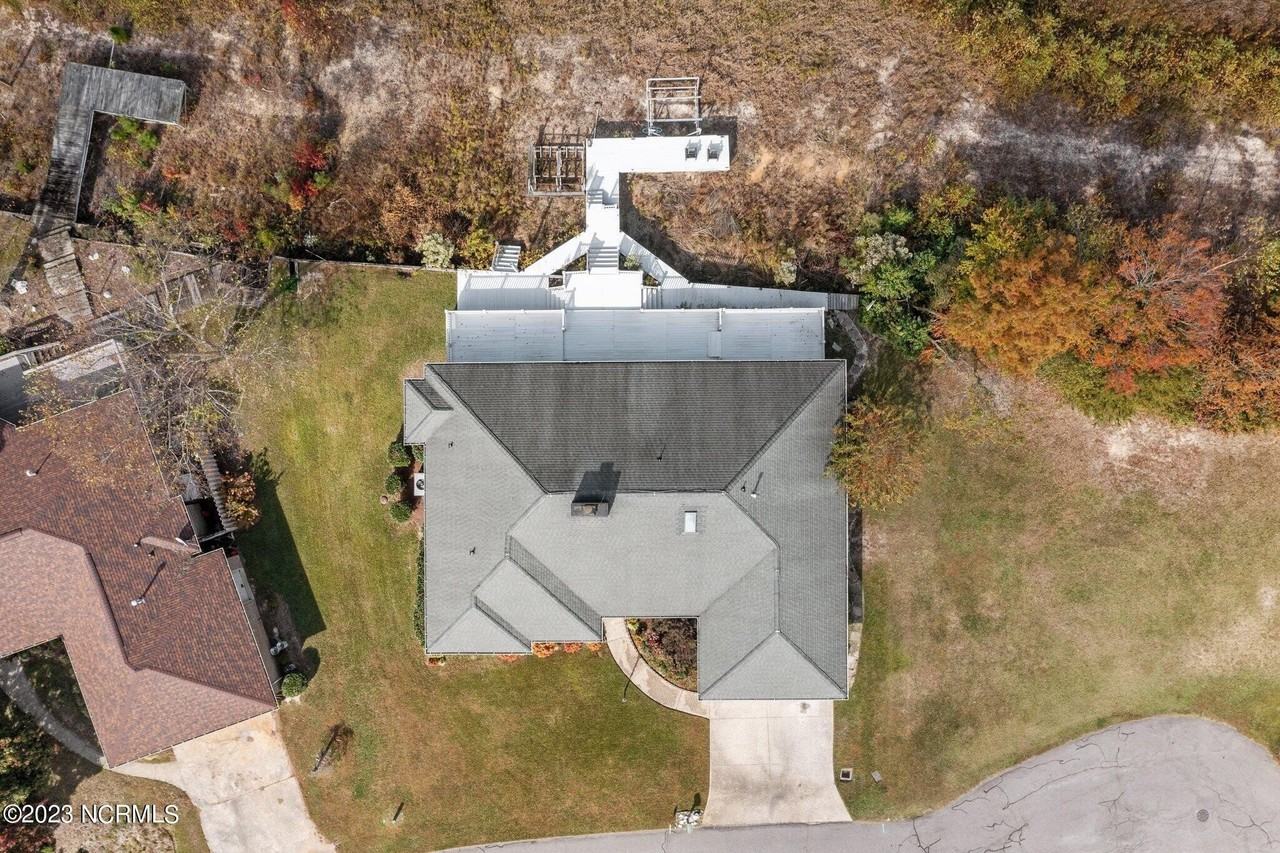 867 Castleberry Ct - Photo 4 of 47