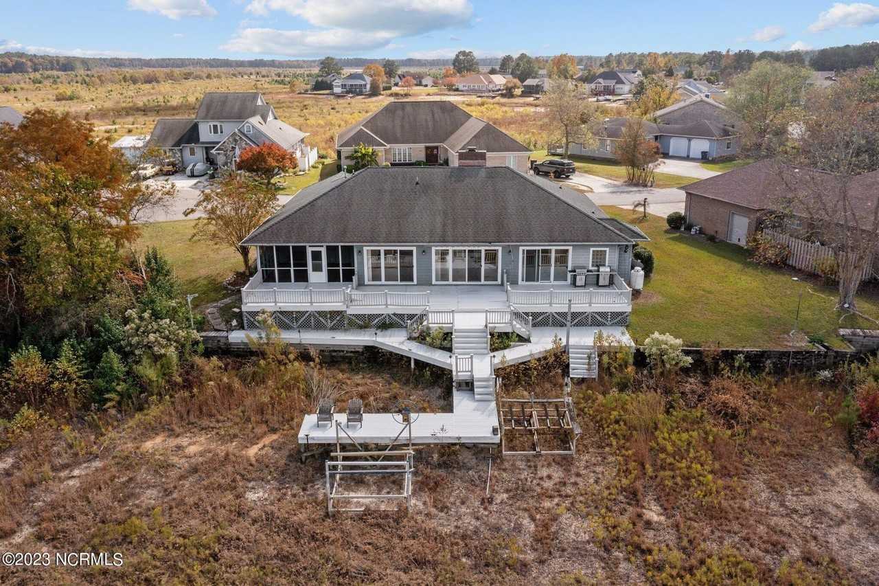 867 Castleberry Ct - Photo 7 of 47