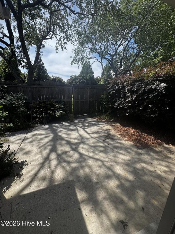 2015 Quail Ridge Rd #F - Photo 2 of 21