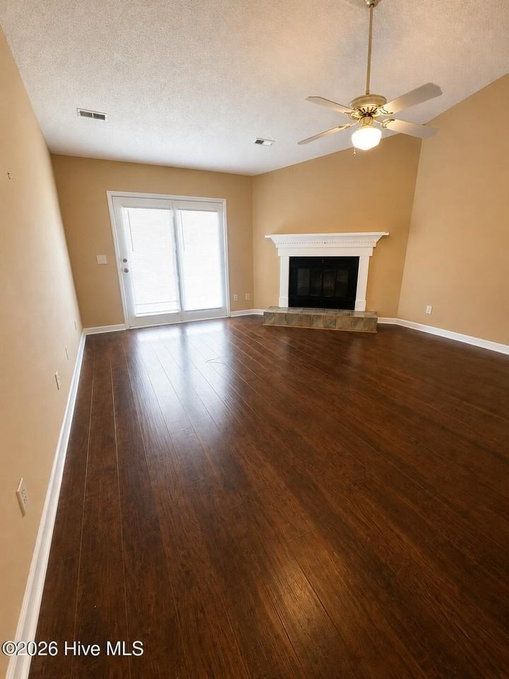 2015 Quail Ridge Rd #F - Photo 4 of 21