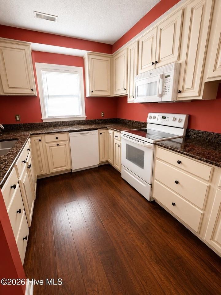 2015 Quail Ridge Rd #F - Photo 6 of 21