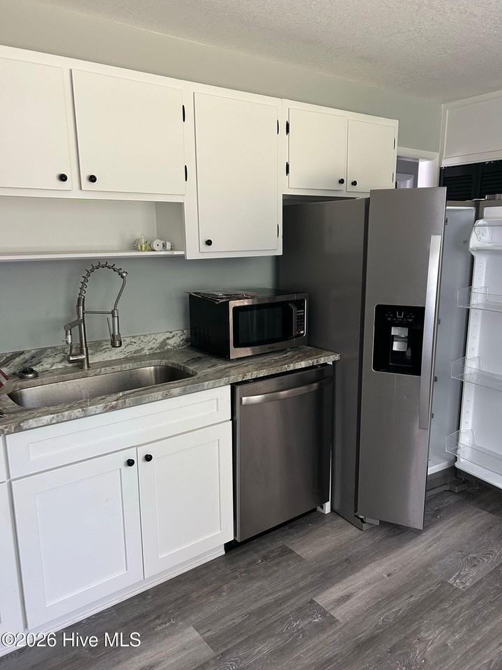 702 Sioux Dr - Photo 2 of 6