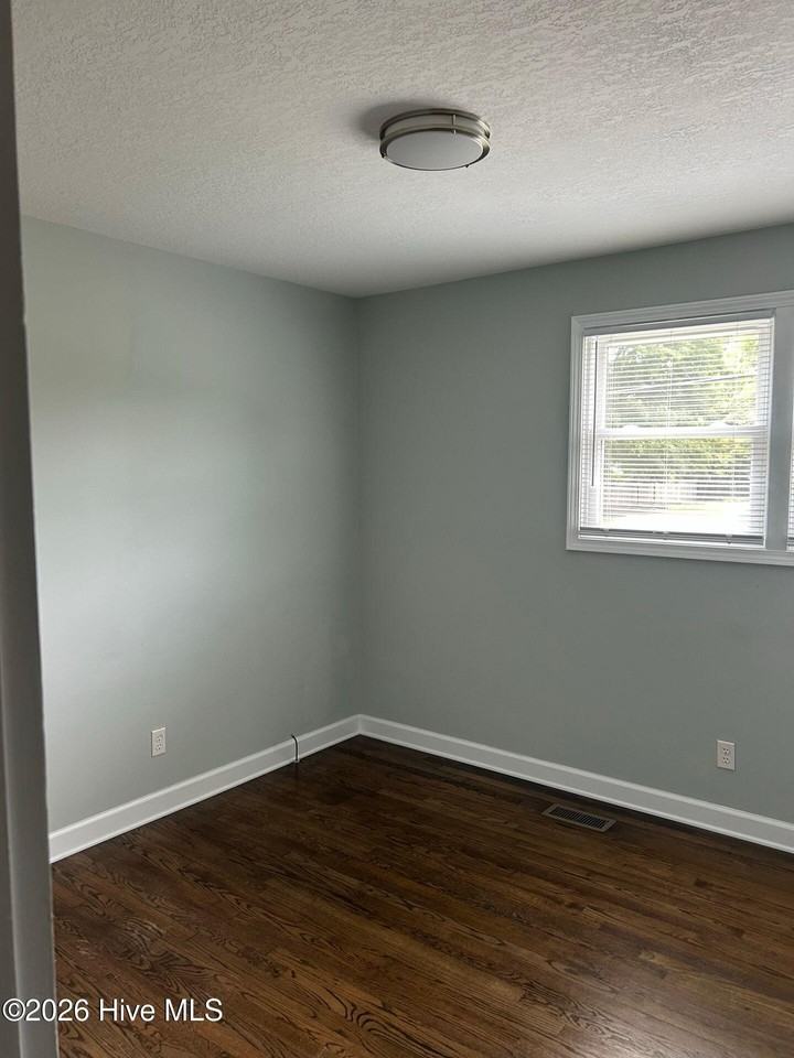 702 Sioux Dr - Photo 6 of 6