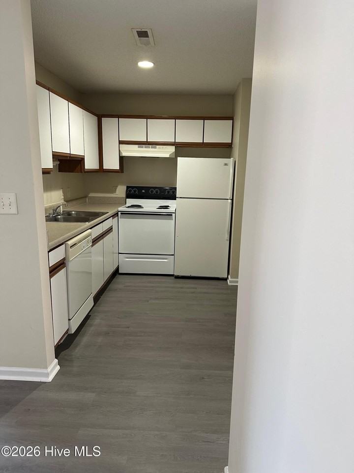 4468 Magellan Ct #B - Photo 4 of 7