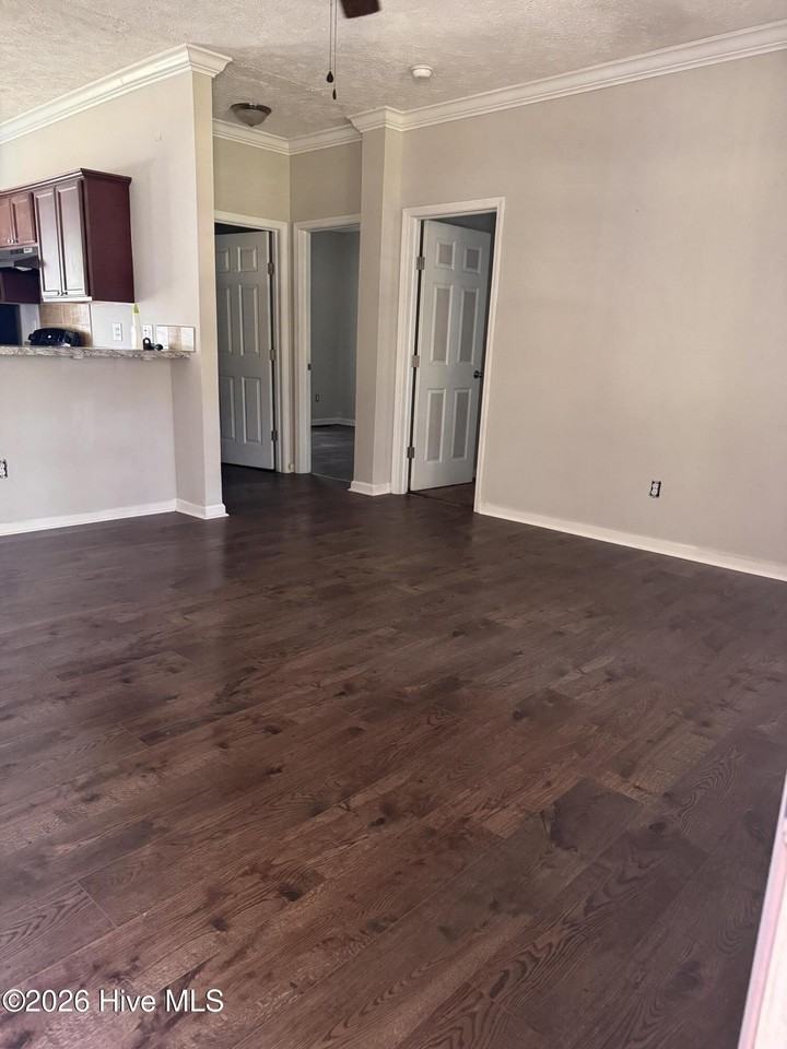 173 Cowell Ln - Photo 2 of 9