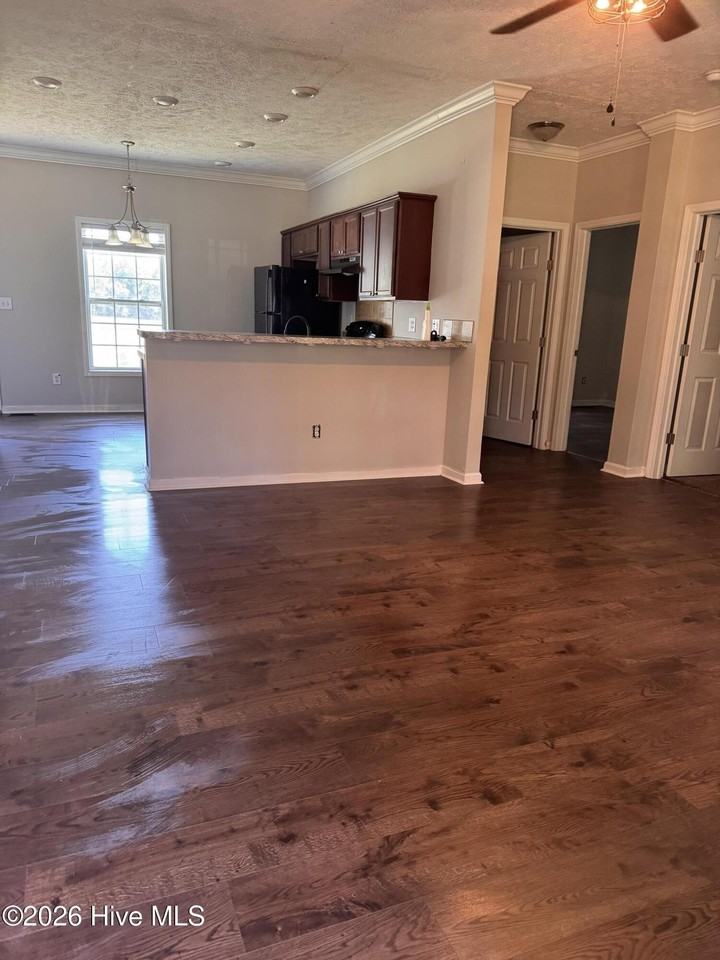 173 Cowell Ln - Photo 3 of 9