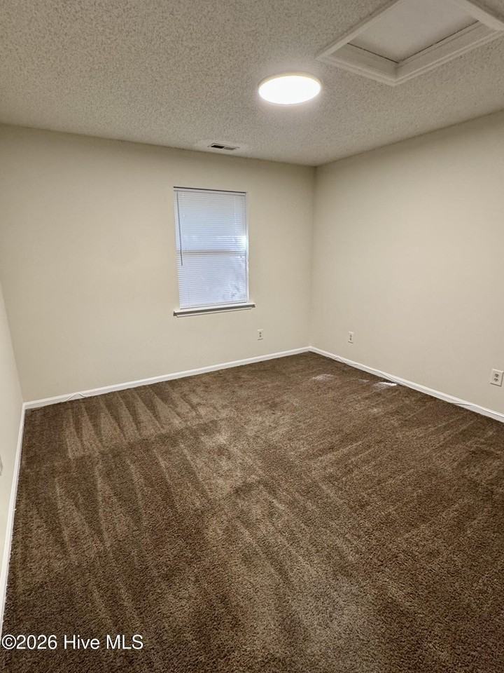 3215 Summer Pl #22 - Photo 4 of 9