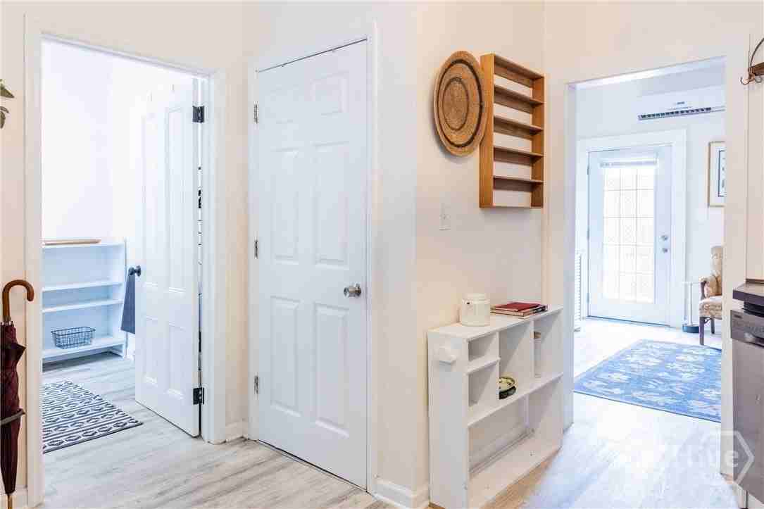 524 E Charlton St - Photo 7 of 15