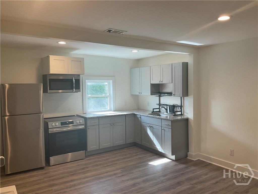 722 Waters Ave #B - Photo 5 of 16