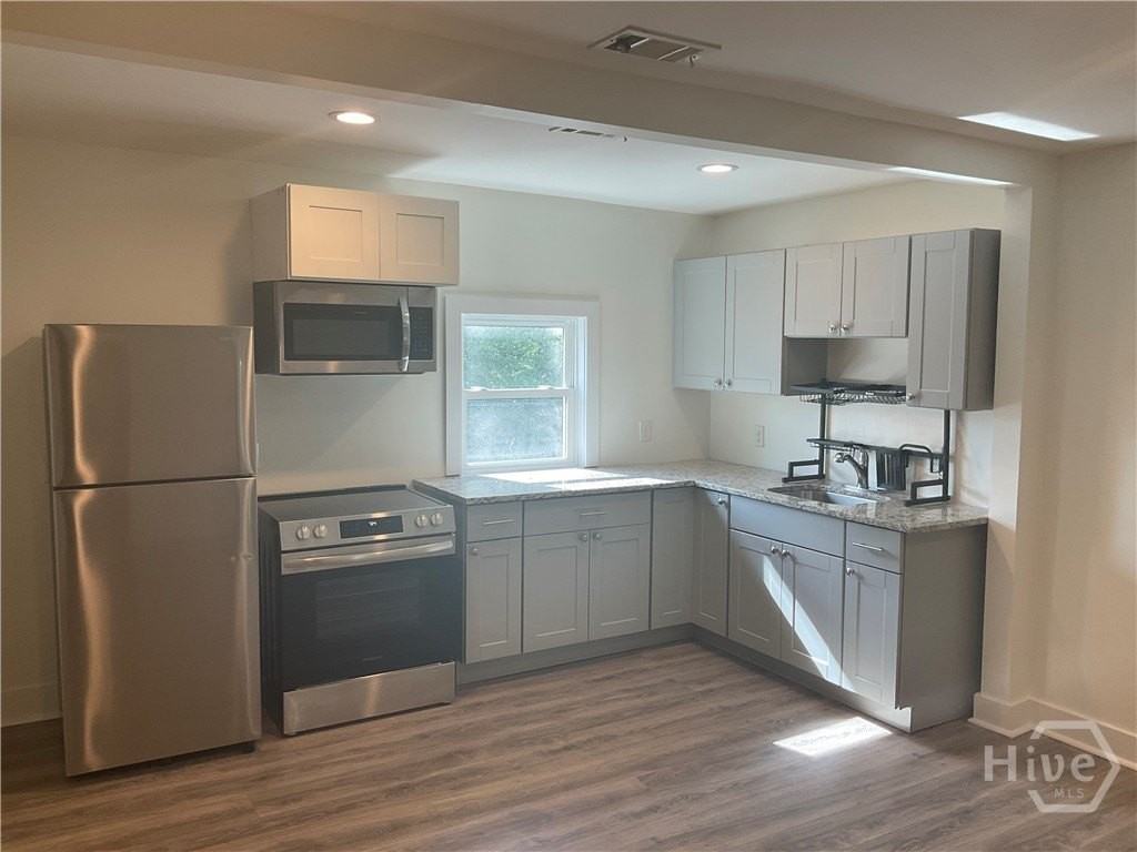 722 Waters Ave #B - Photo 7 of 16