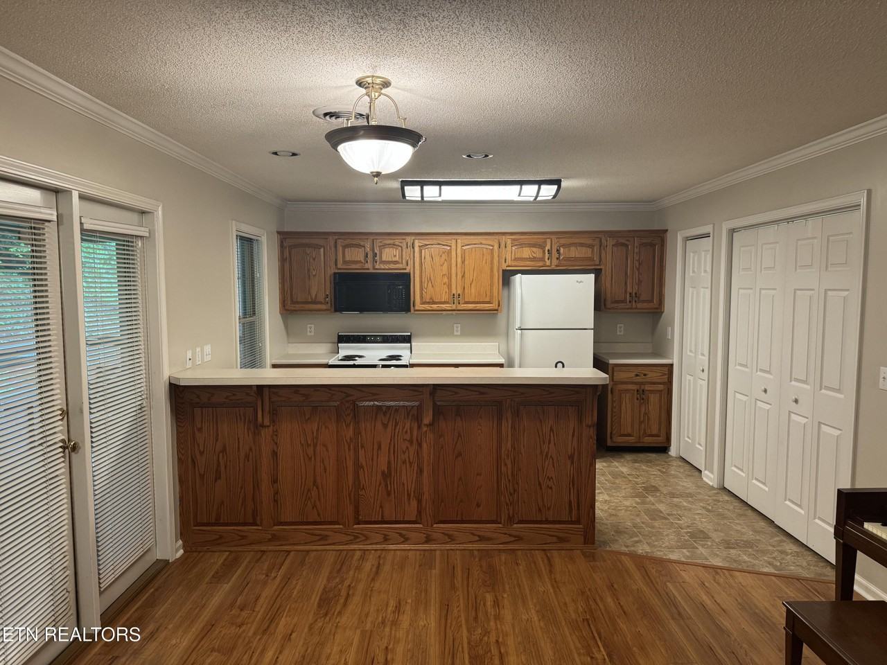 162 Manchester Dr #162 - Photo 2 of 13