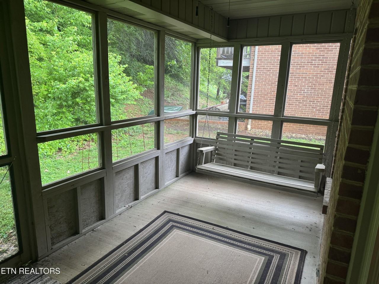 162 Manchester Dr #162 - Photo 3 of 13