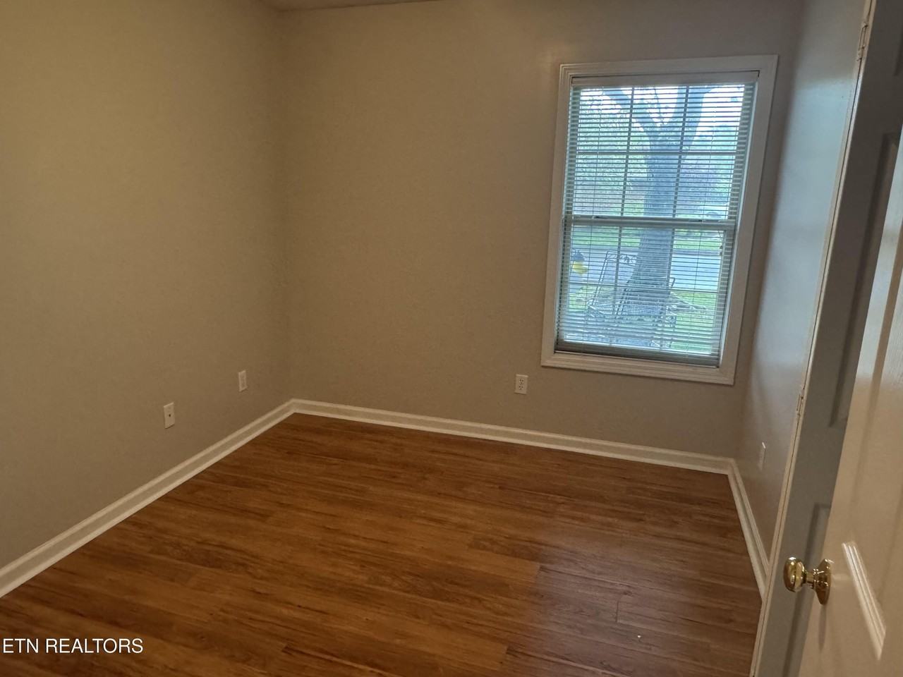 162 Manchester Dr #162 - Photo 4 of 13