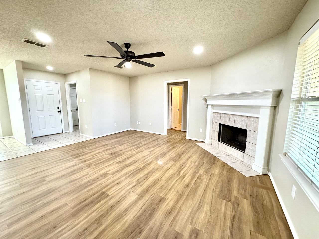 6536 7th St - Photo 4 of 20