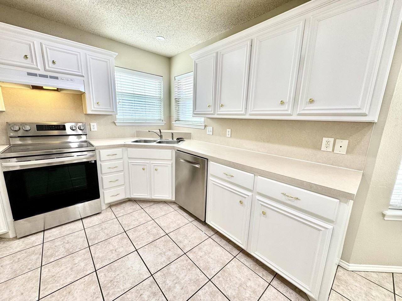 6536 7th St - Photo 7 of 20