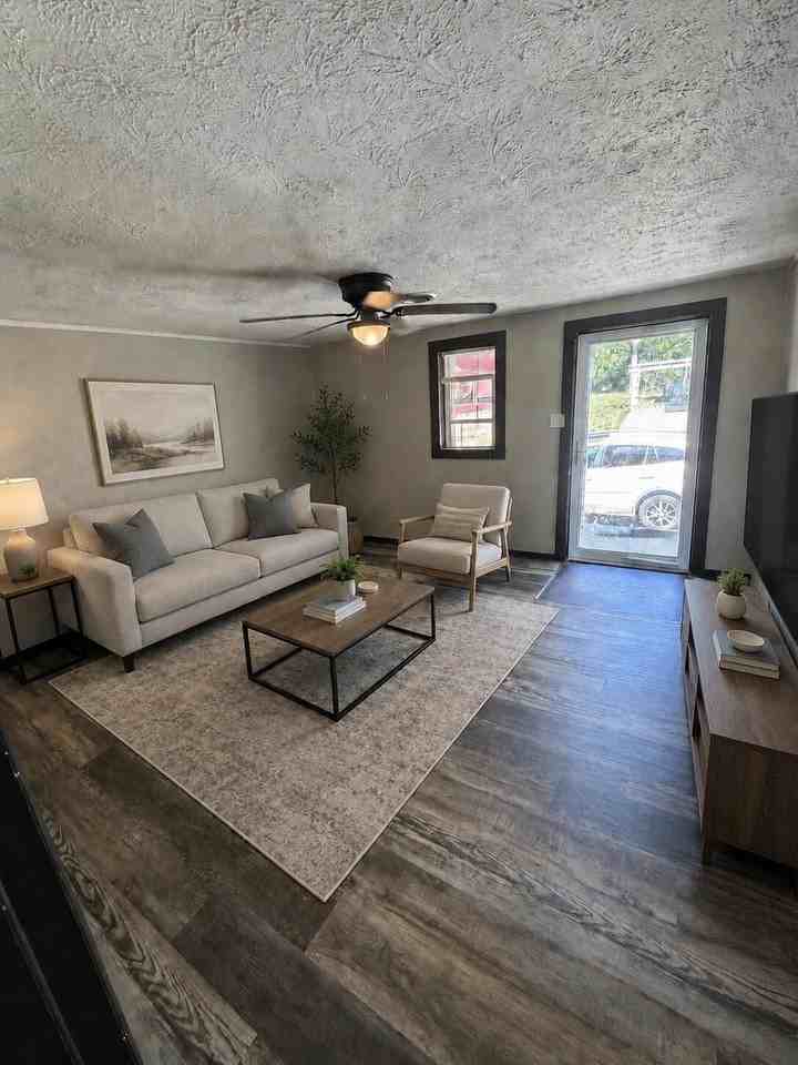 246 Warnock St - Photo 3 of 17