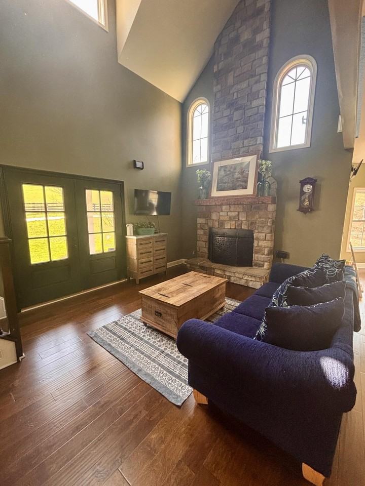 877 Porter Rd - Photo 4 of 39