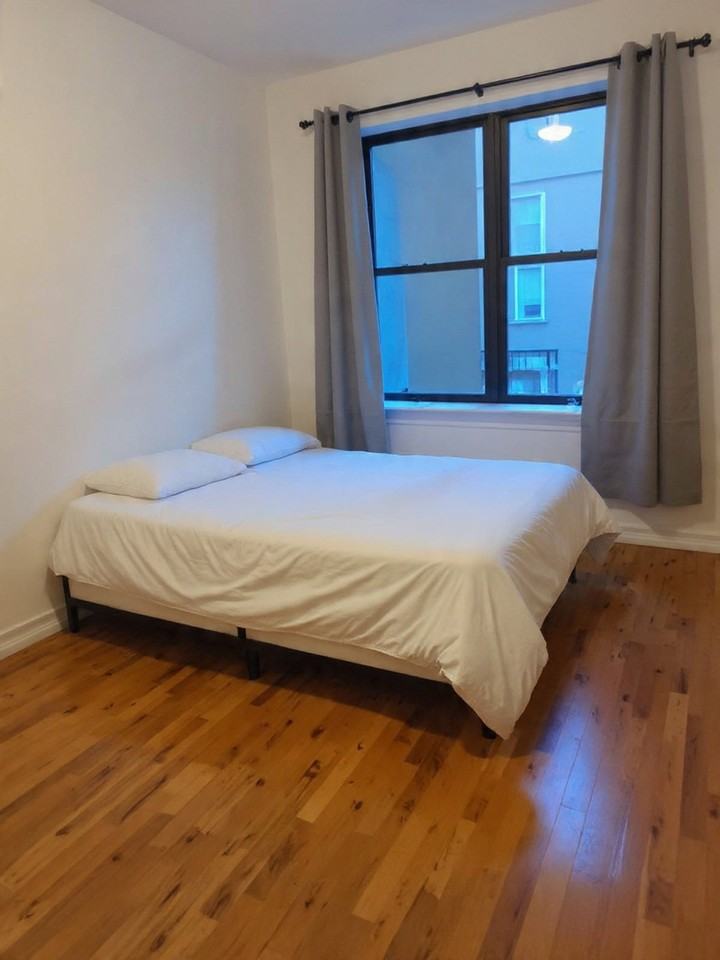 43rd St #1F - Photo 2 of 8