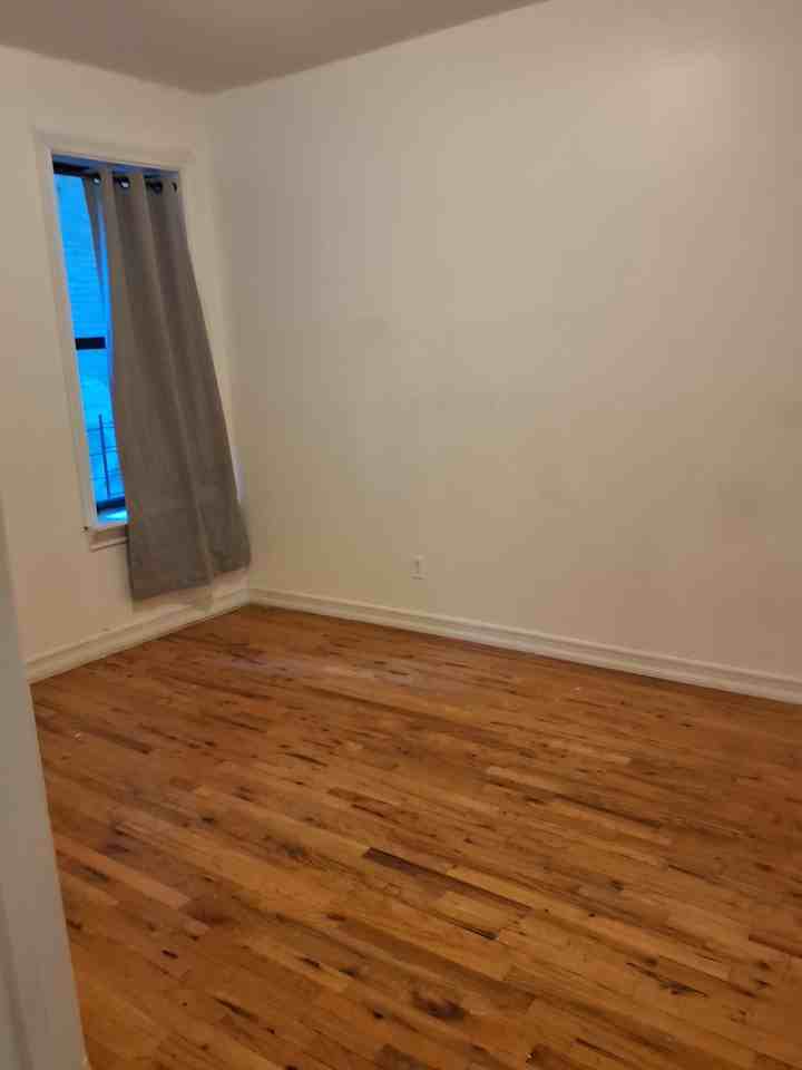 43rd St #1F - Photo 6 of 8