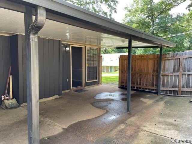 401 Ridgewood Ln - Photo 2 of 10