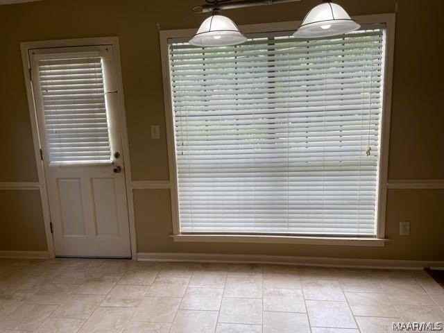 401 Ridgewood Ln - Photo 7 of 10
