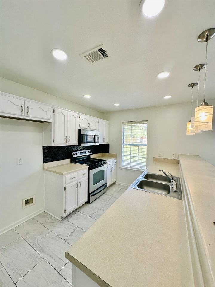 10006 Cameron Ridge Trl - Photo 3 of 29